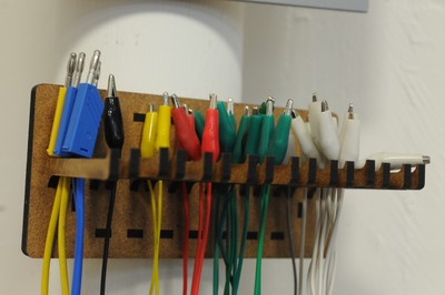 ◦ FabLab Muenchen_Elektronik Kabel Stecker_Ph typiconia_2016.JPG