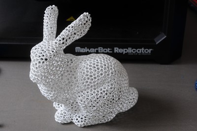 ◦ Makeria Make-Germany_3D Druck Hase weiss_Ph typiconia_2016.JPG