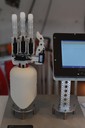 ◦ Makeria Make-Germany_3D-Druck. Robotik Hand mit 4 Fingern. Moderne Medizin_Ph typiconia_2016.JPG