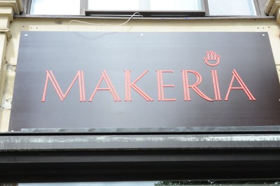 ◦ Makeria Make-Germany_Laser Logo MAKERIA aussen_Ph typiconia_2016.JPG