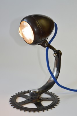 Schäfer, Maik_Fahrradlampe upcycling_2017_shepherdsworld.de-fahrradmöbel.jpg Schäfer, Maik_Fahrradlampe upcycling_2017_shepherdsworld.de-fahrradmöbel.jpg